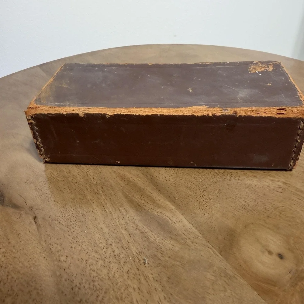Vintage C.V. Heljestrand Safety Razor Metal Blades Travel Case Eskilstuna Sweden